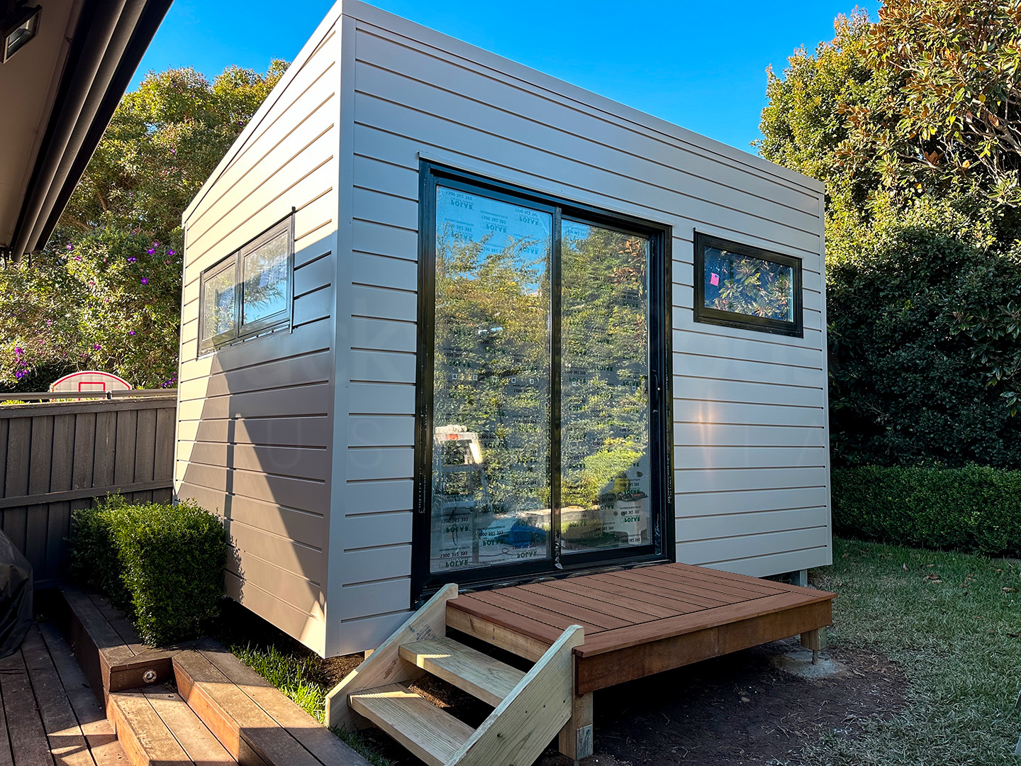 Portable backyard office pods Sydney - Five Dock pic 3 - front with steps